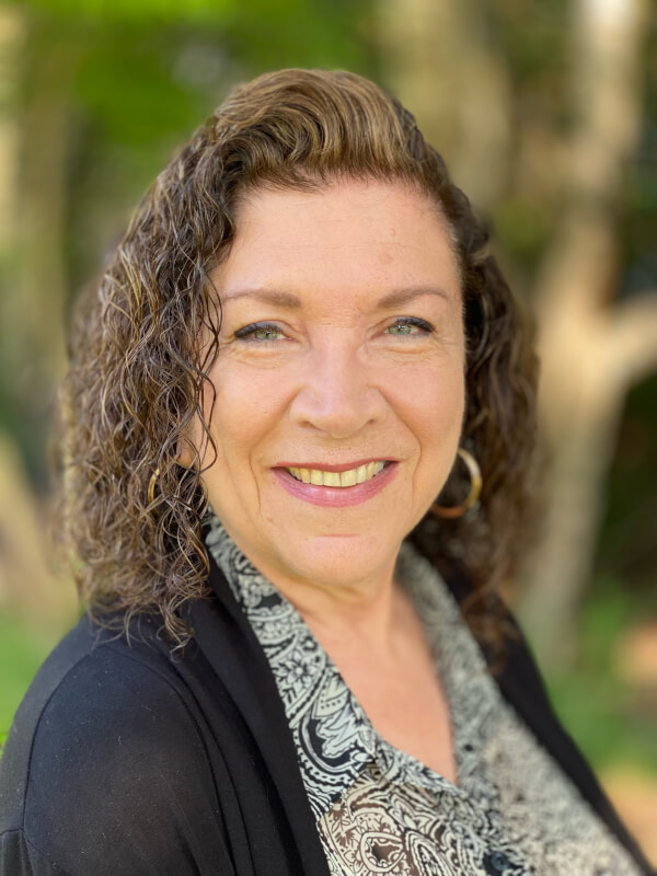 Jana Nalbandian headshot